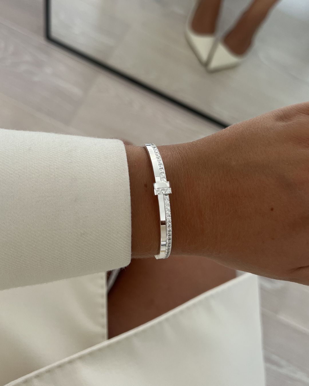 Ame Bangle by Avelore. Silver bracelet for women. Onesize