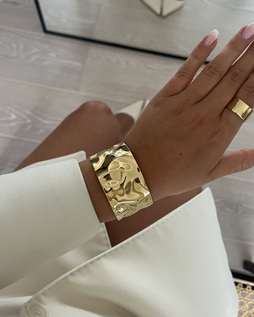 Noem Bangle by Avelore. Gold bracelet for women. Onesize