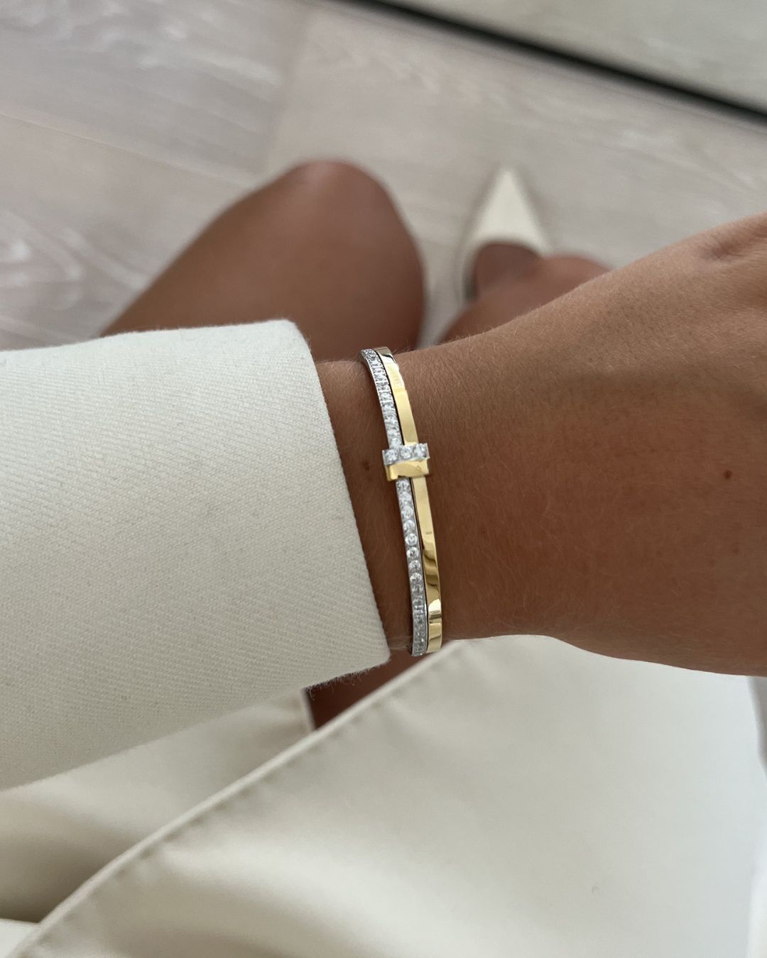 Ame Bangle by Avelore. Gold bracelet for women. Onesize.